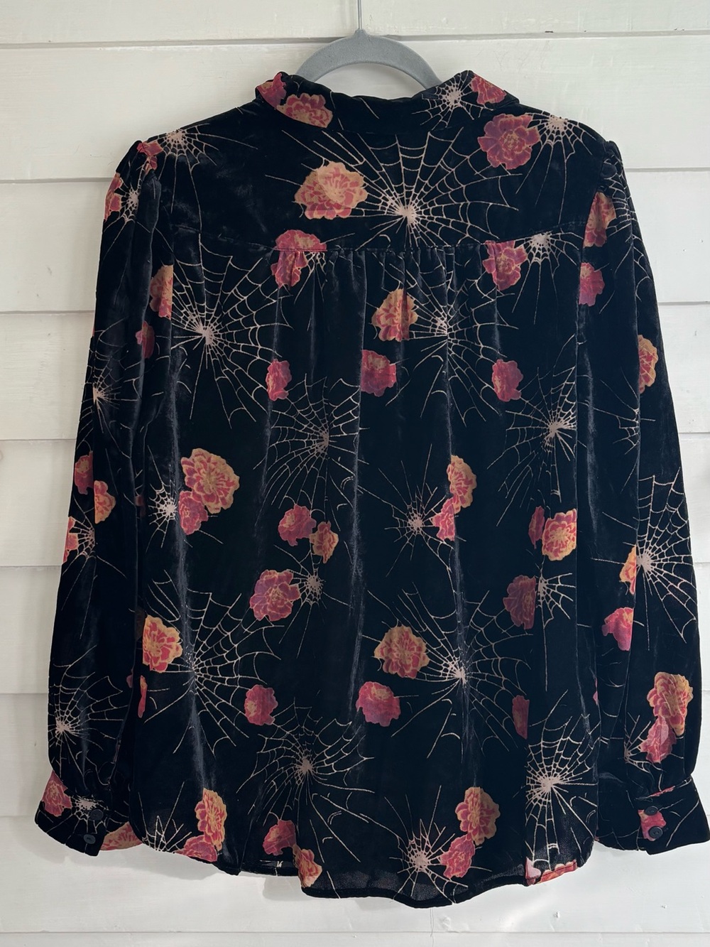 Modcloth Black Velvet Burnout Floral and Spiderweb Button Down Top Women’s 1X - Picture 11 of 16
